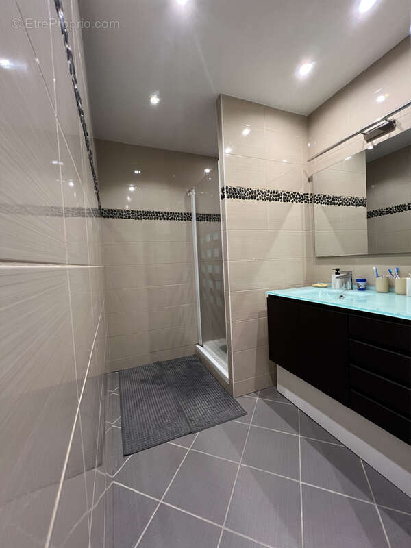 Maison à SAINT-JUST-MALMONT