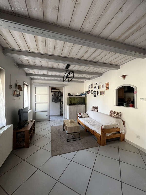 Maison à SAINT-JUST-MALMONT