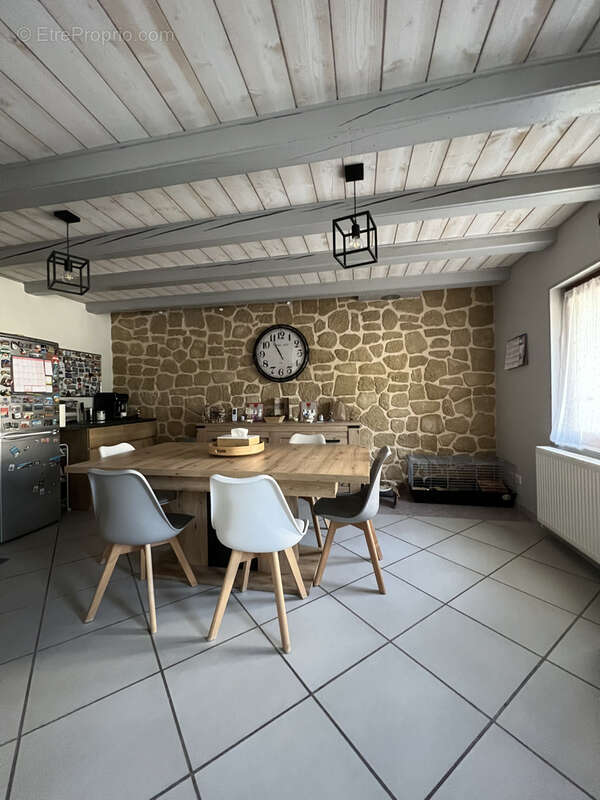 Maison à SAINT-JUST-MALMONT