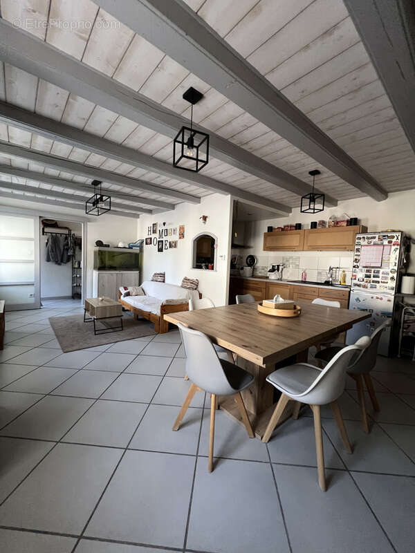 Maison à SAINT-JUST-MALMONT