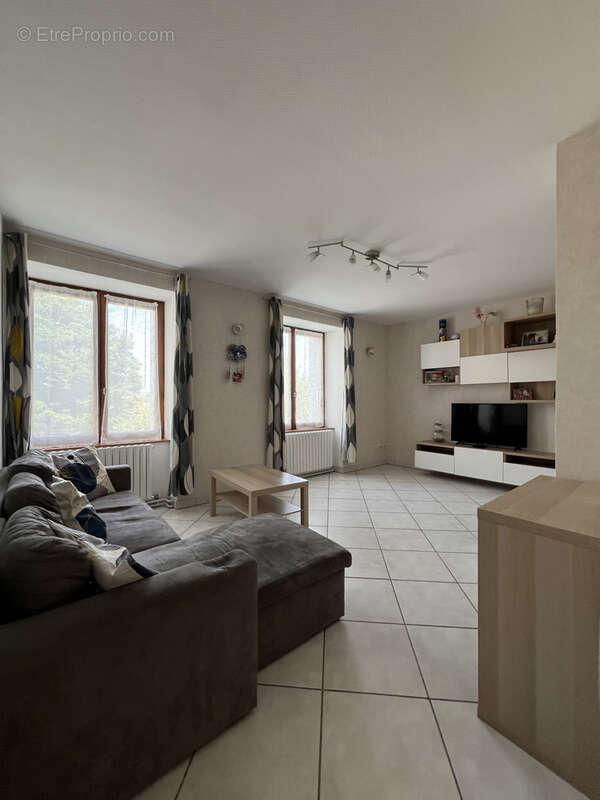 Maison à SAINT-JUST-MALMONT