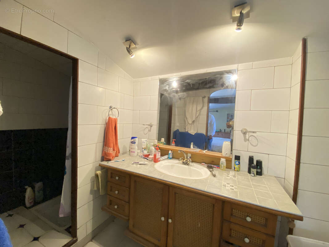 Maison à SAINT-MARTIN-DE-VILLEREGLAN