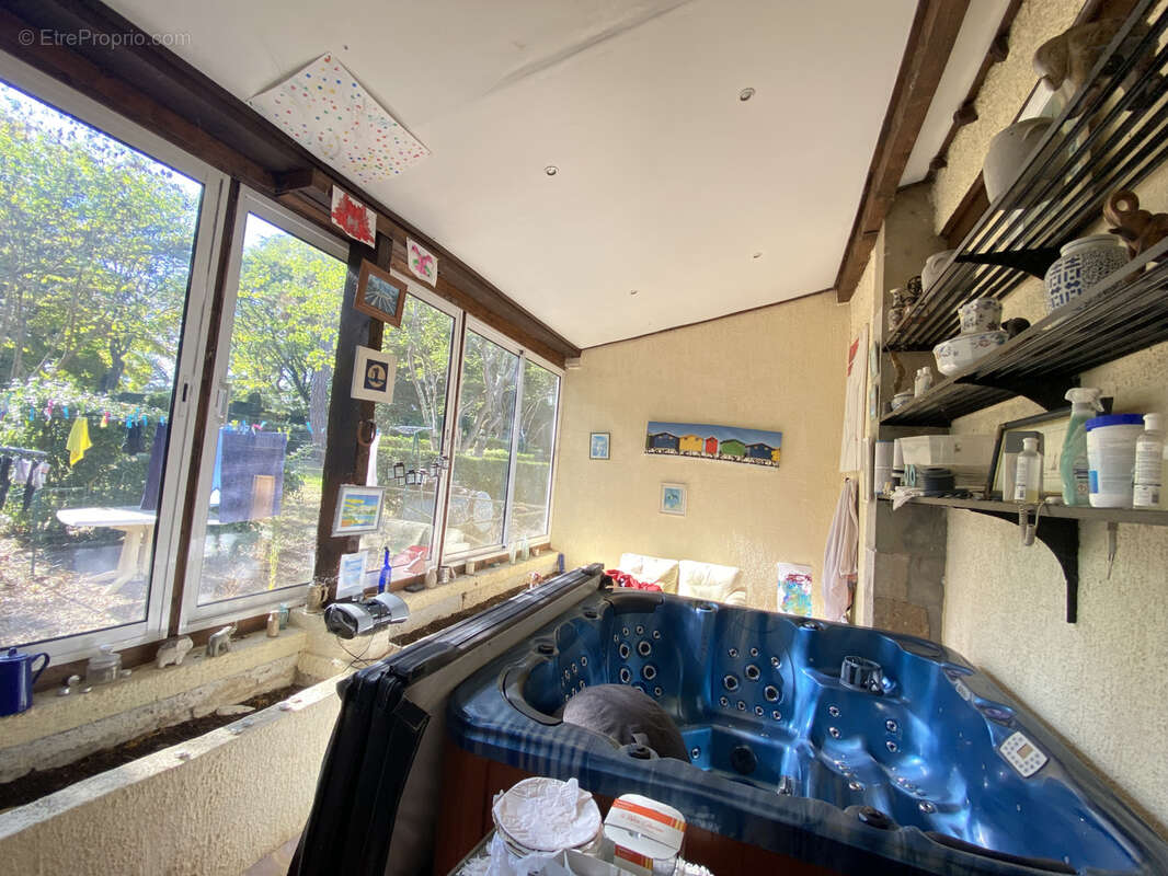 Maison à SAINT-MARTIN-DE-VILLEREGLAN