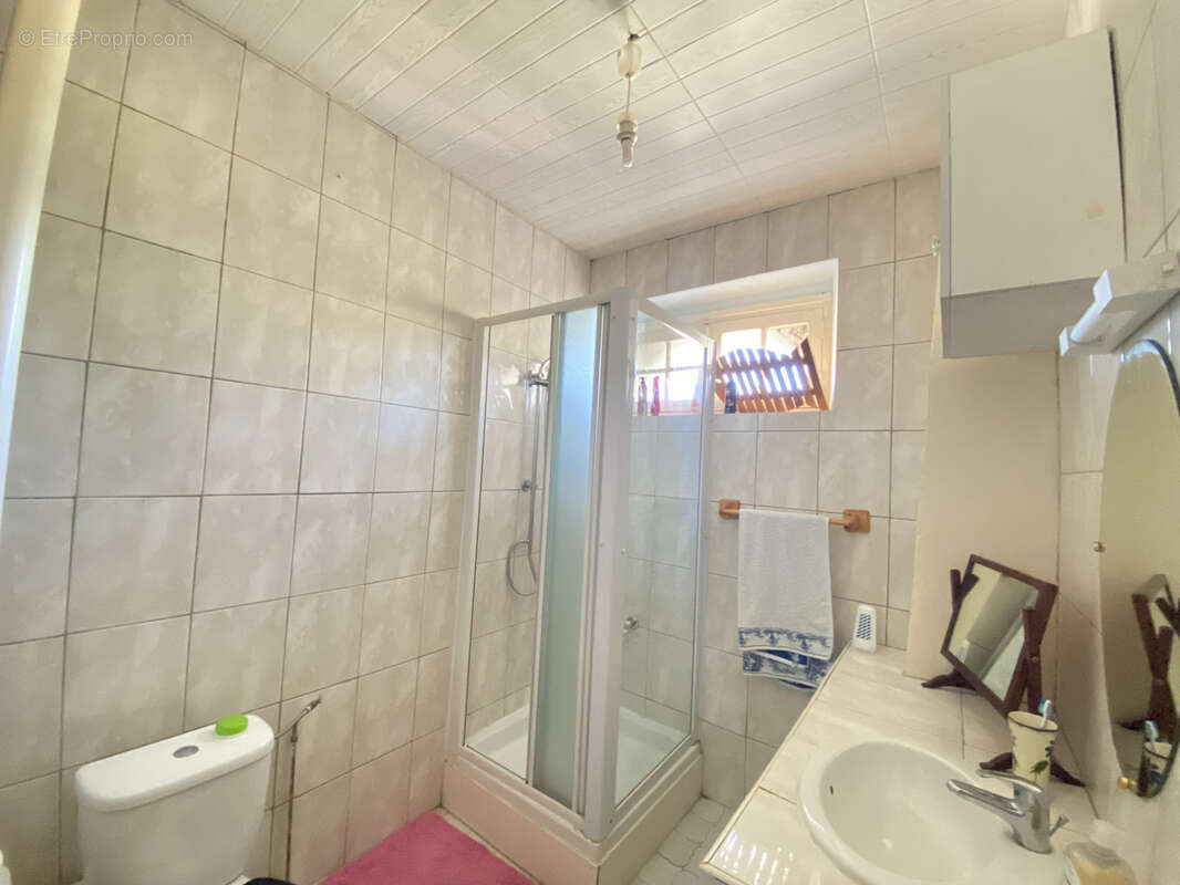 Maison à SAINT-MARTIN-DE-VILLEREGLAN