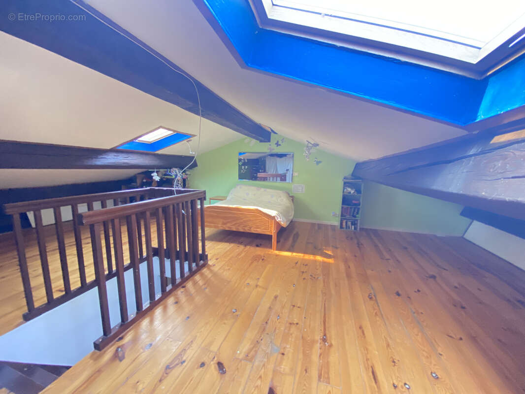 Maison à SAINT-MARTIN-DE-VILLEREGLAN