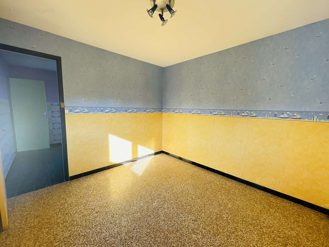 Maison à AULNOYE-AYMERIES