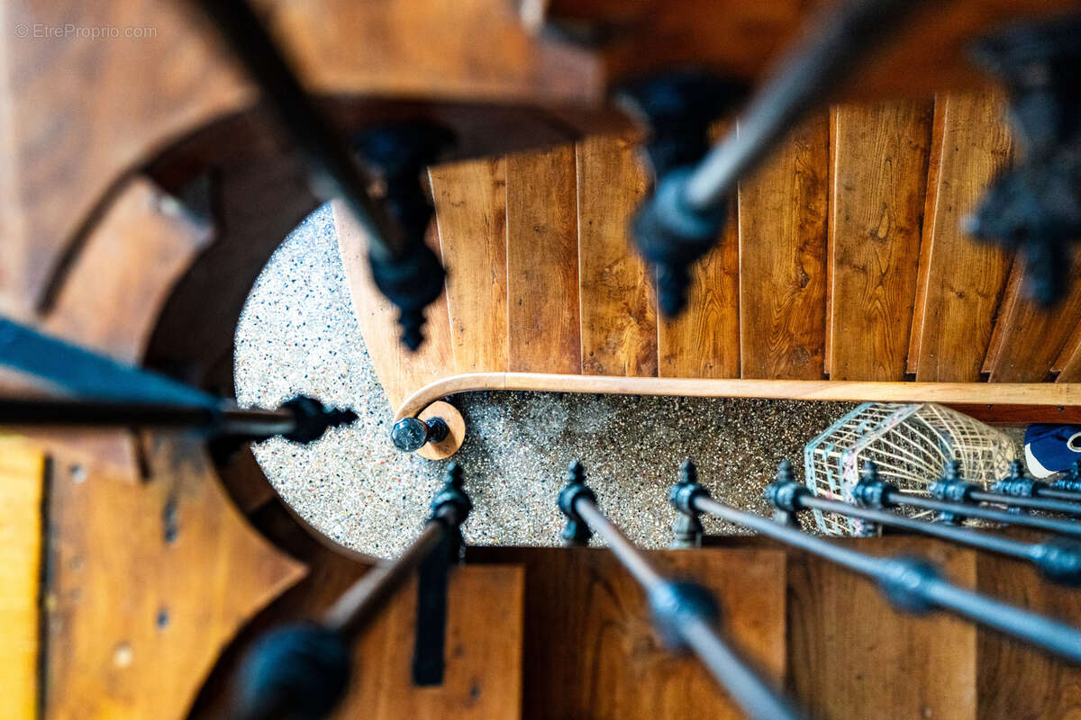 Maison à SAINT-JEAN-D'ANGELY