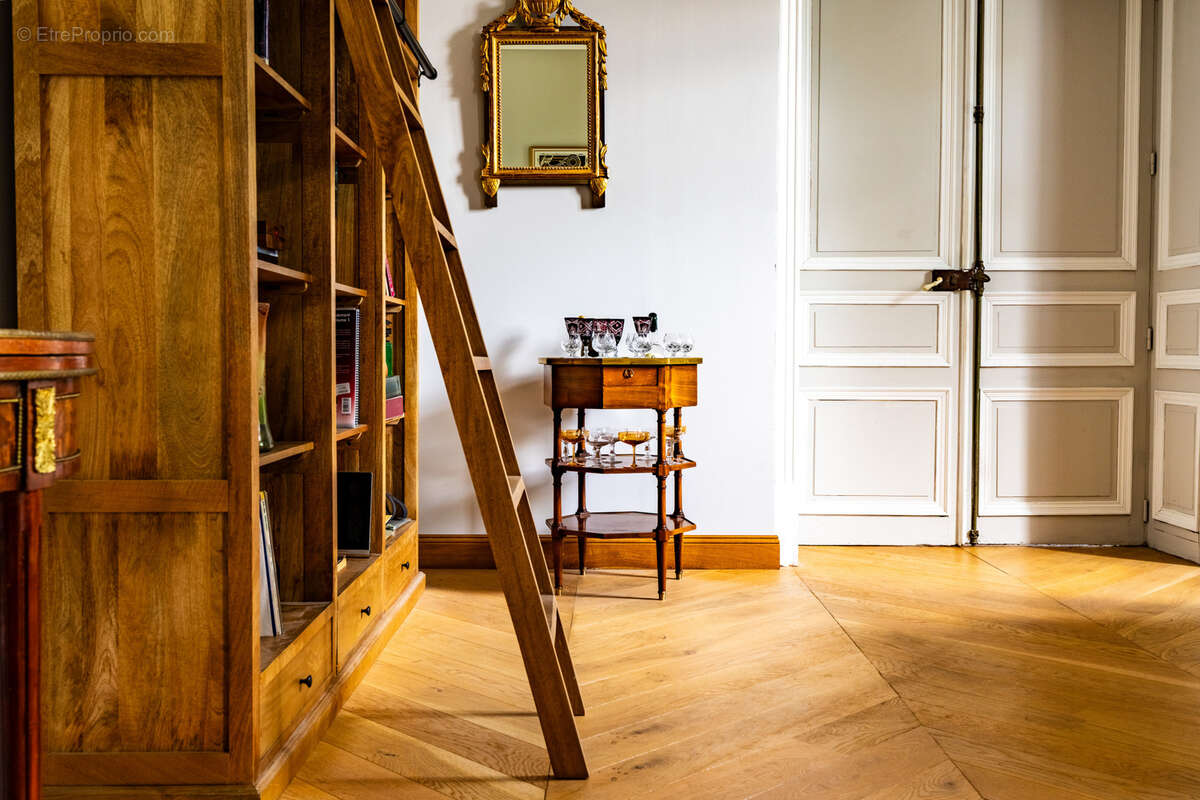 Maison à SAINT-JEAN-D'ANGELY