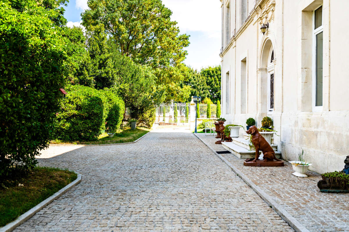 Maison à SAINT-JEAN-D'ANGELY