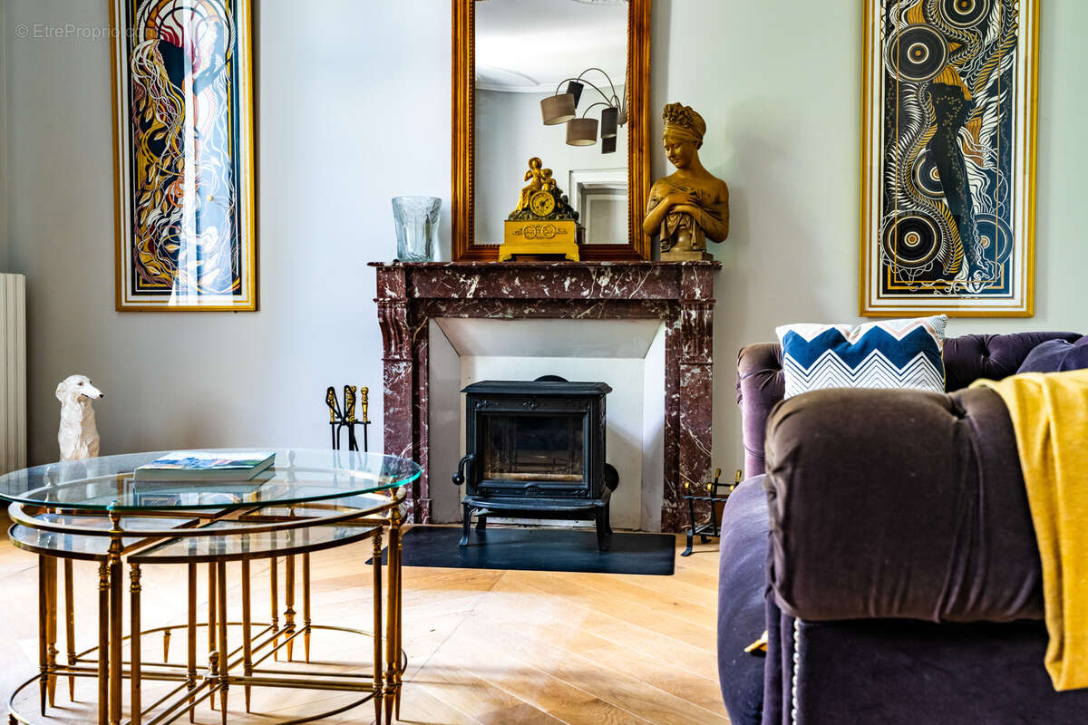 Maison à SAINT-JEAN-D'ANGELY