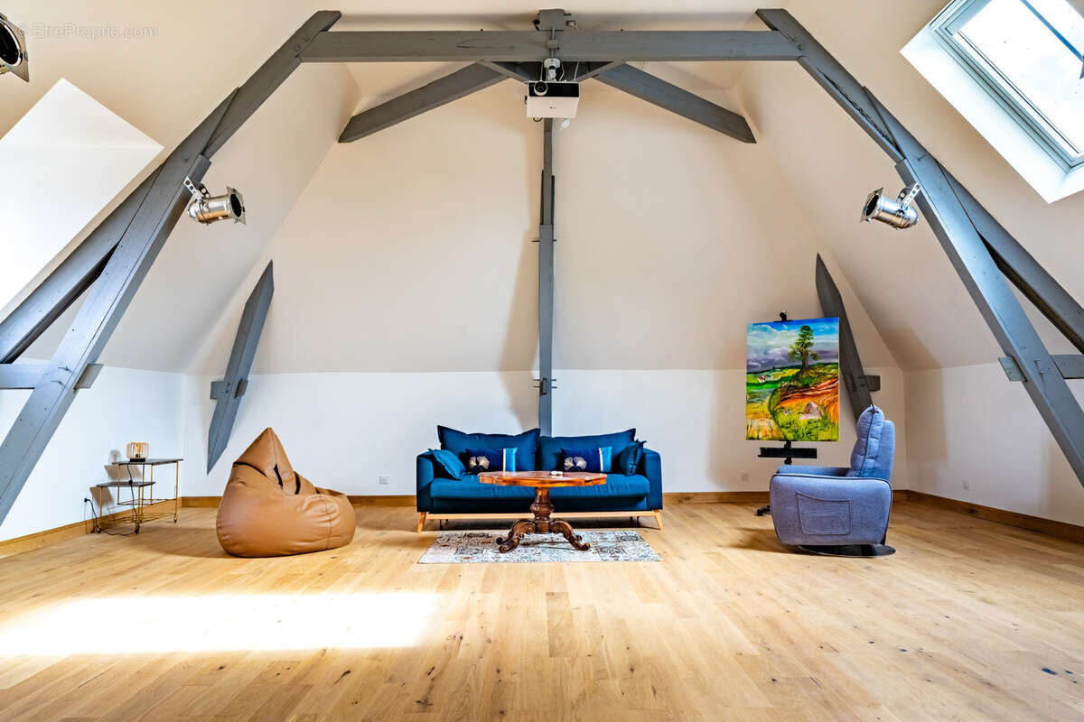 Maison à SAINT-JEAN-D'ANGELY