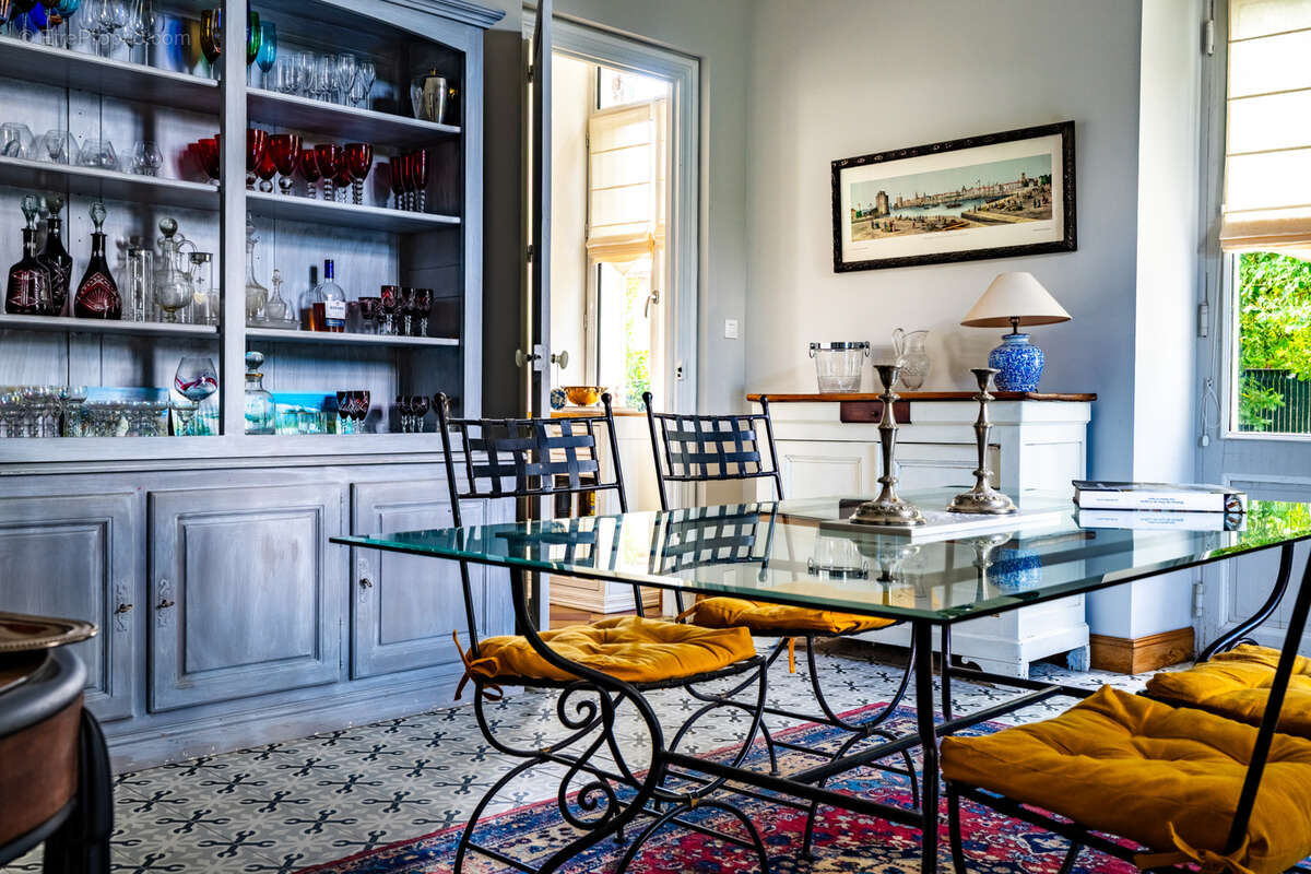 Maison à SAINT-JEAN-D'ANGELY