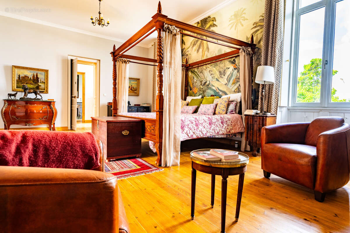 Maison à SAINT-JEAN-D'ANGELY