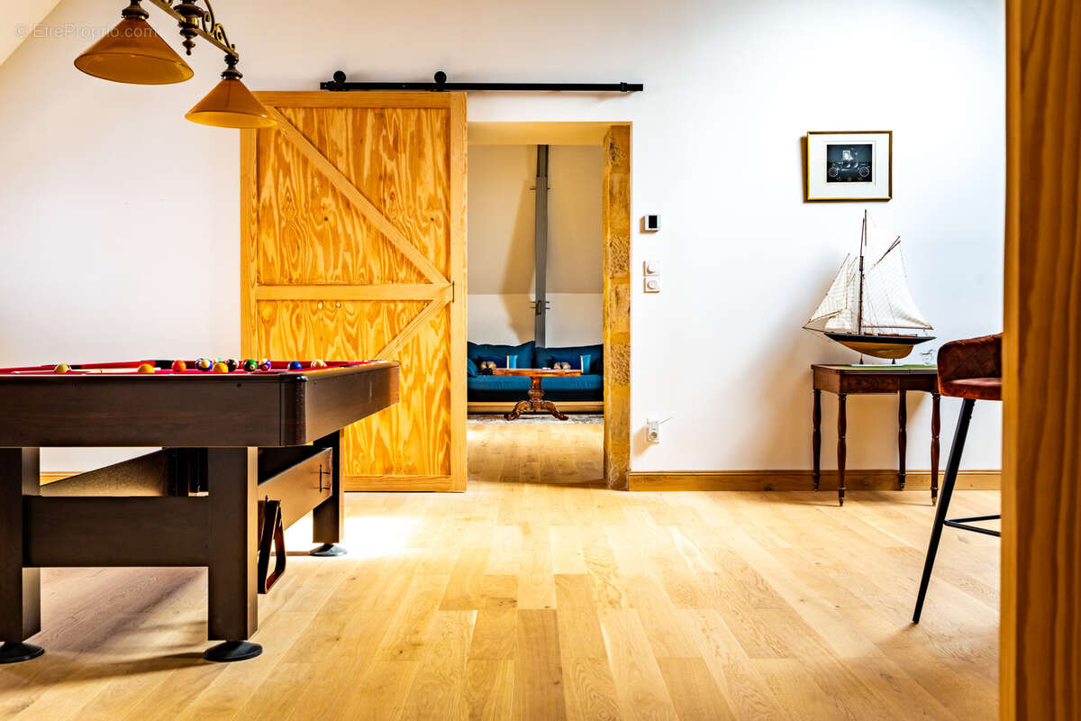 Maison à SAINT-JEAN-D'ANGELY