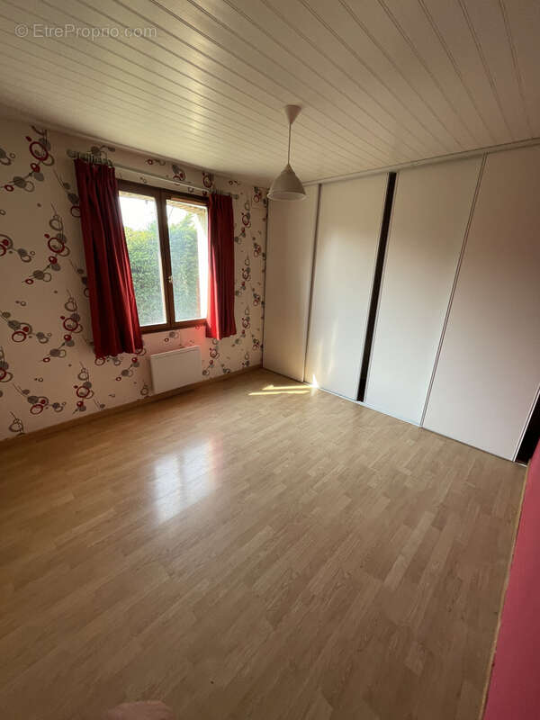 Maison à AVESNES-SUR-HELPE