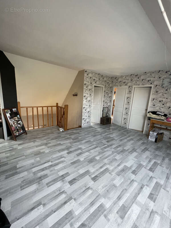 Maison à AVESNES-SUR-HELPE