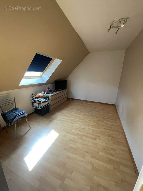 Maison à AVESNES-SUR-HELPE