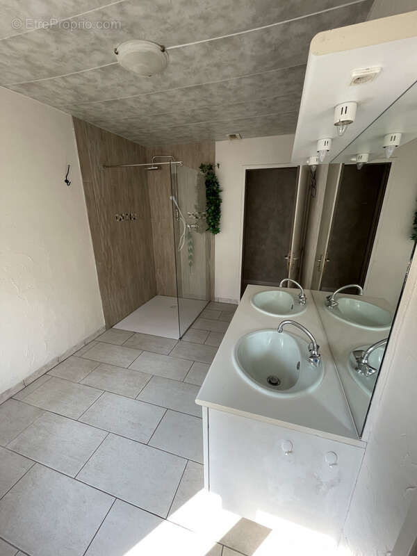 Maison à AVESNES-SUR-HELPE