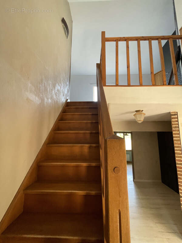 Maison à AVESNES-SUR-HELPE