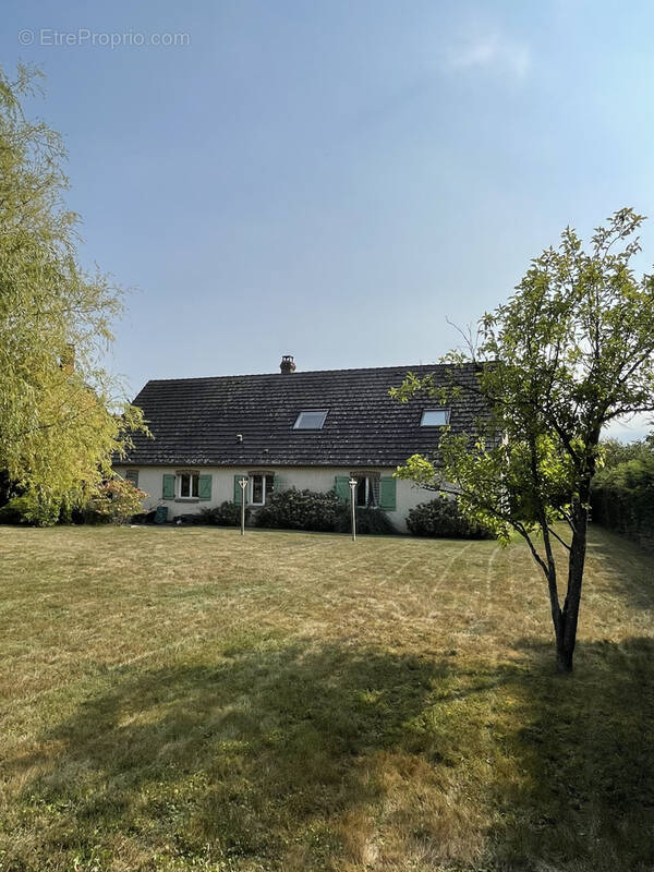 Maison à AVESNES-SUR-HELPE