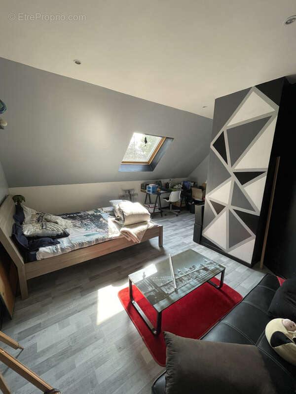 Maison à AVESNES-SUR-HELPE