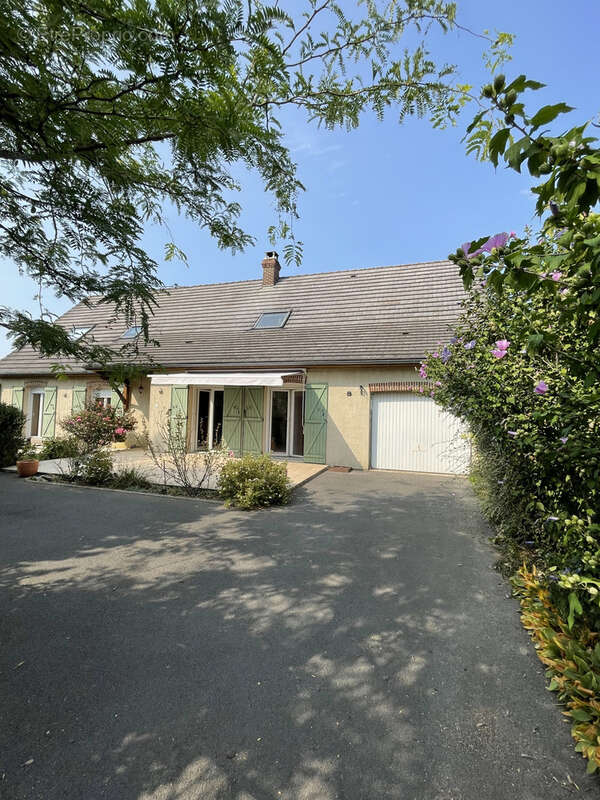 Maison à AVESNES-SUR-HELPE