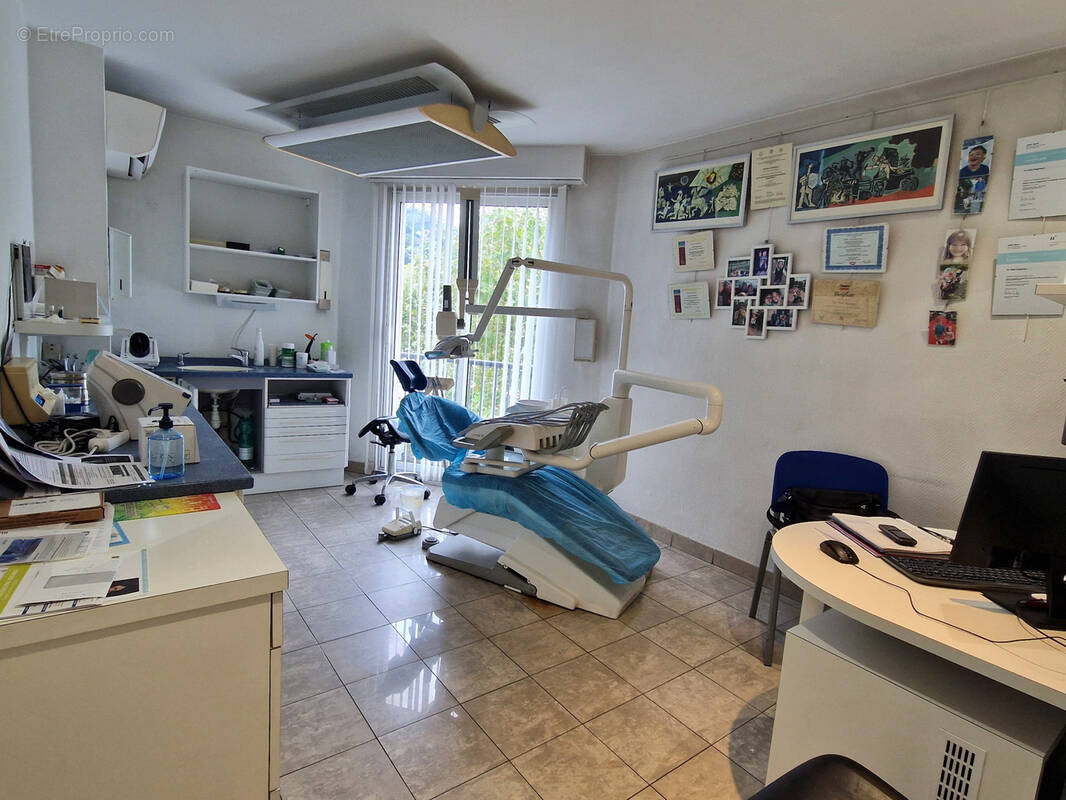 Commerce à VALLAURIS