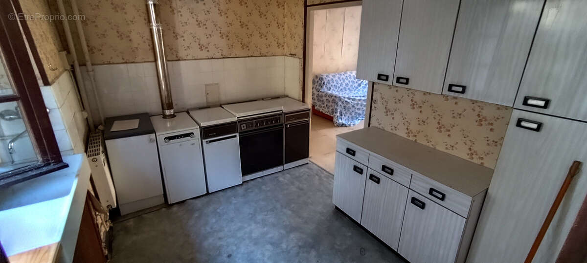 Maison à CRUZY-LE-CHATEL