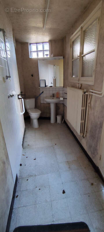 Maison à CRUZY-LE-CHATEL