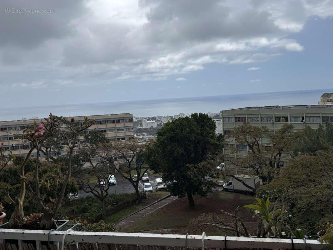 Appartement à SAINT-DENIS