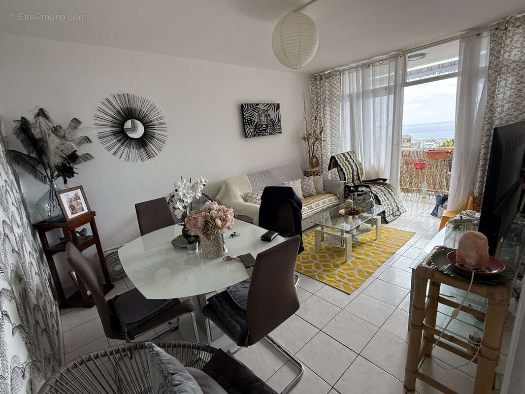 Appartement à SAINT-DENIS