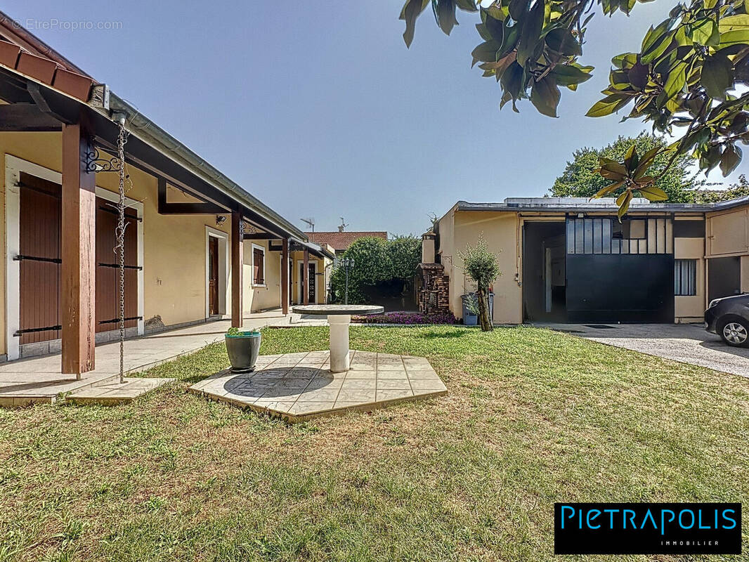 Maison à VILLEURBANNE