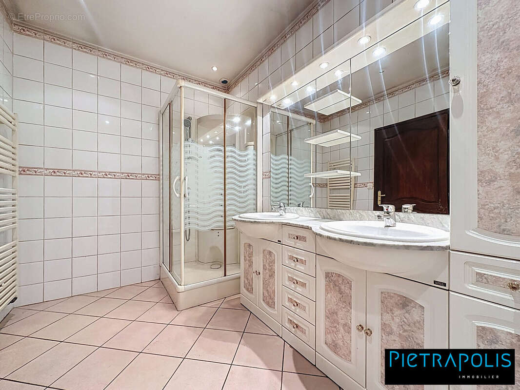 Maison à VILLEURBANNE