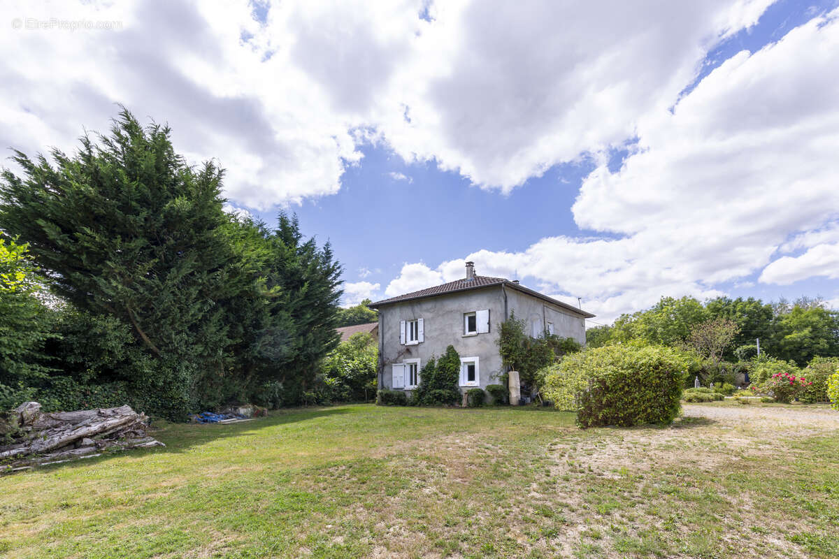 Maison à LA BATIE-DIVISIN