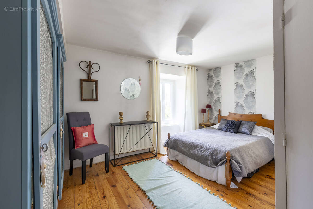 Maison à LA BATIE-DIVISIN