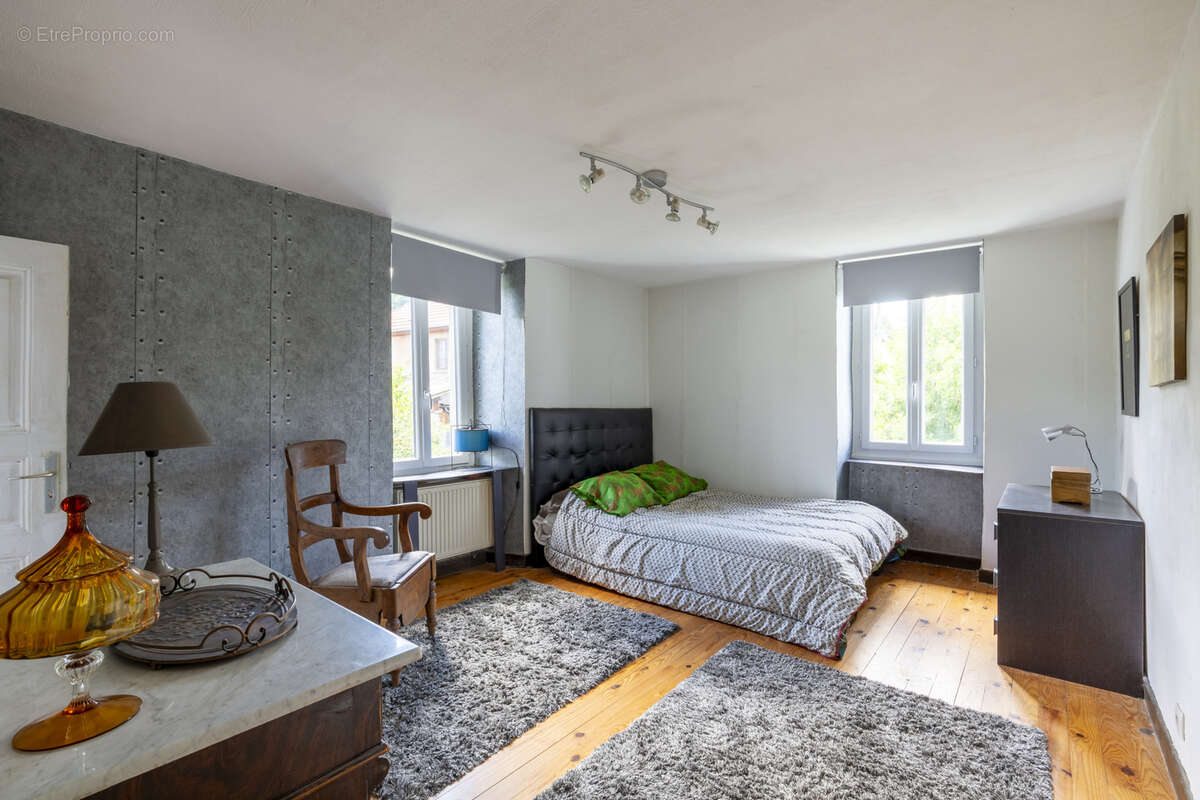 Maison à LA BATIE-DIVISIN