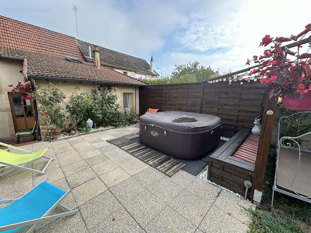 Maison à SEMUR-EN-BRIONNAIS