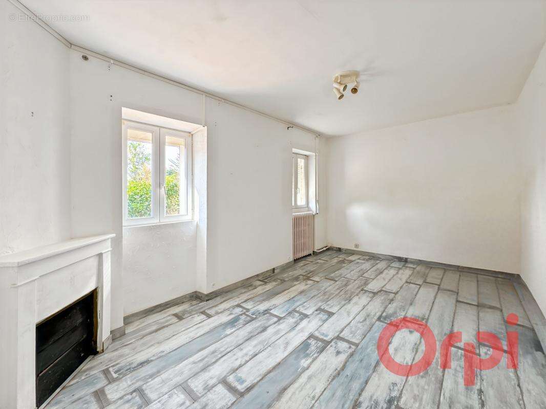 Maison à EPINEUIL-LE-FLEURIEL