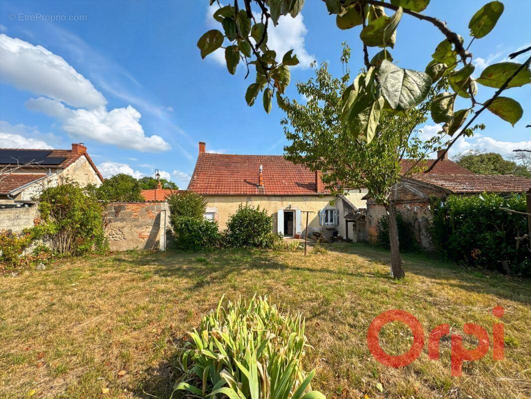 Maison à EPINEUIL-LE-FLEURIEL