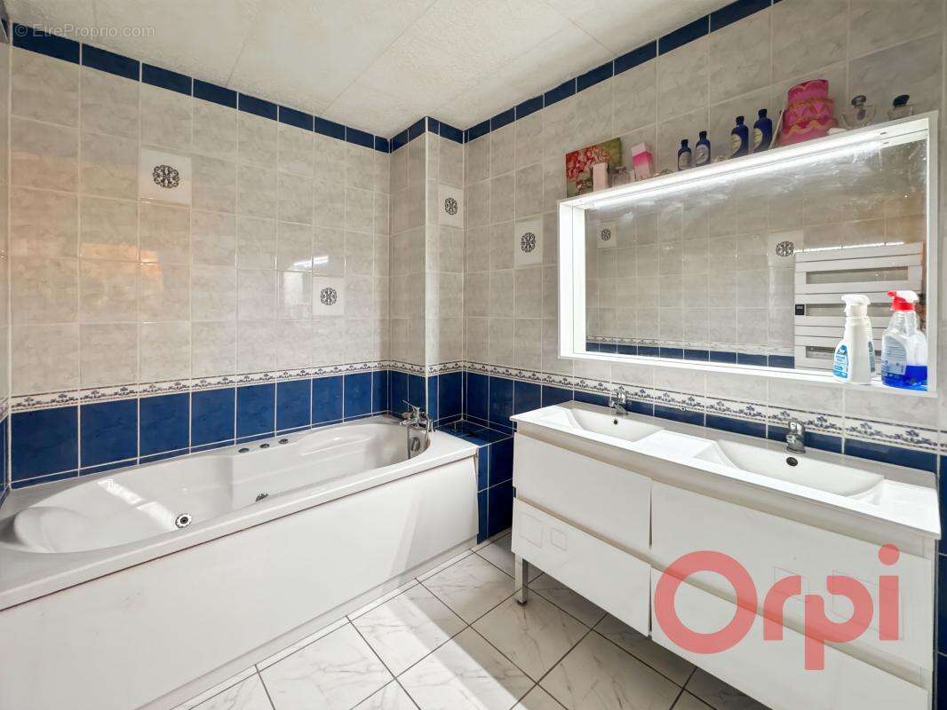 Maison à EPINEUIL-LE-FLEURIEL