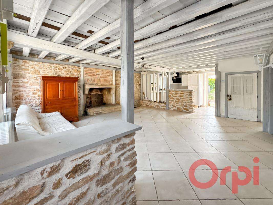 Maison à EPINEUIL-LE-FLEURIEL