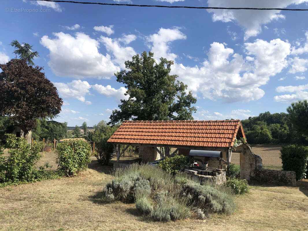 Maison à BARBEZIEUX-SAINT-HILAIRE