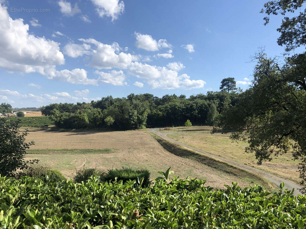 Maison à BARBEZIEUX-SAINT-HILAIRE