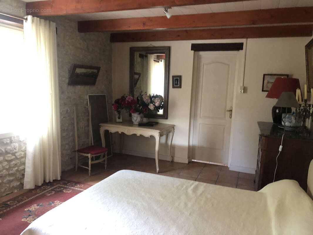 Maison à BARBEZIEUX-SAINT-HILAIRE