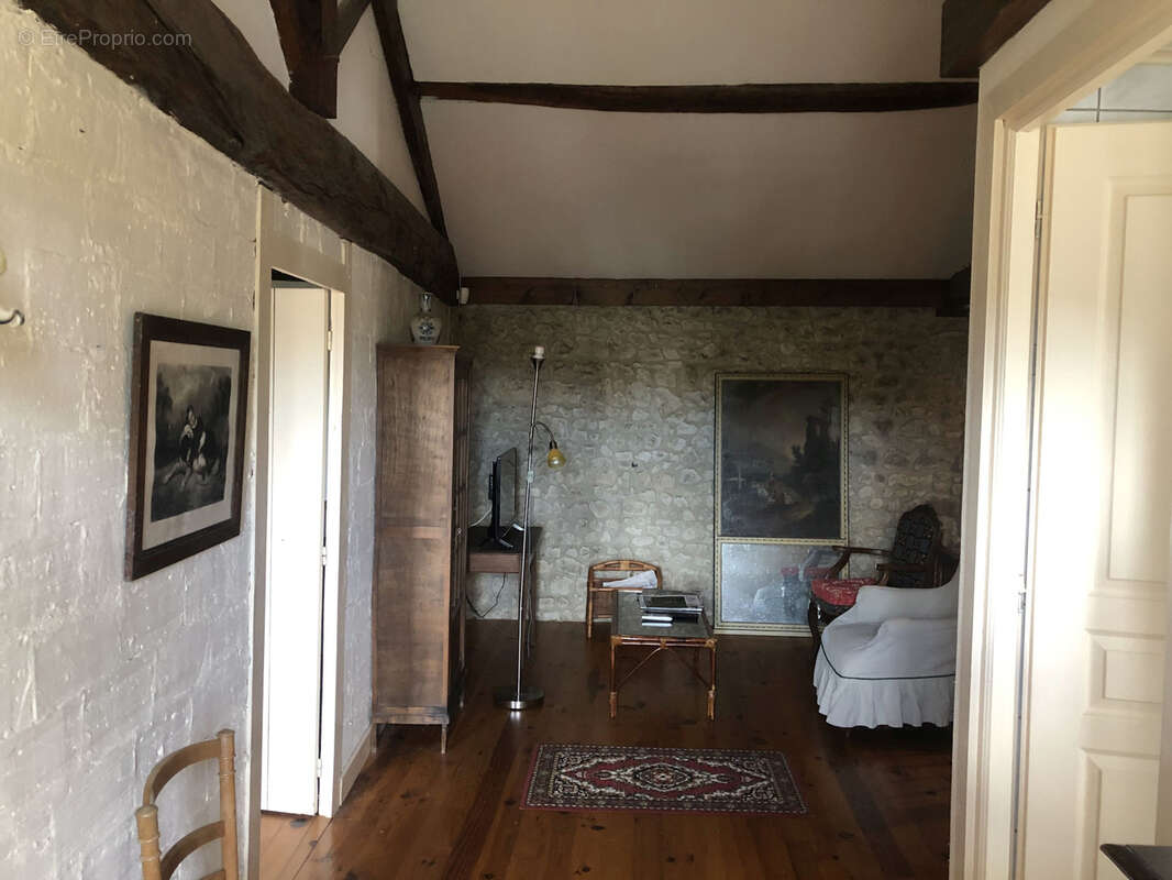 Maison à BARBEZIEUX-SAINT-HILAIRE