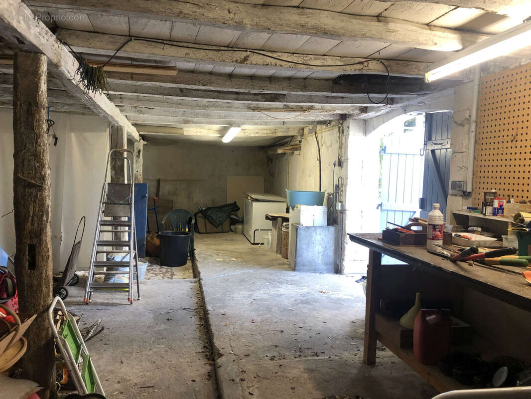 Maison à BARBEZIEUX-SAINT-HILAIRE