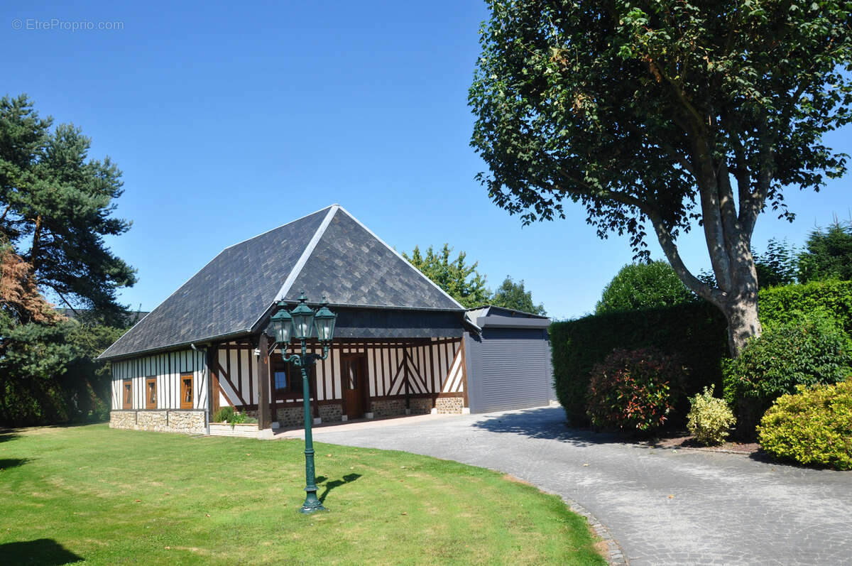 Maison à EQUEMAUVILLE