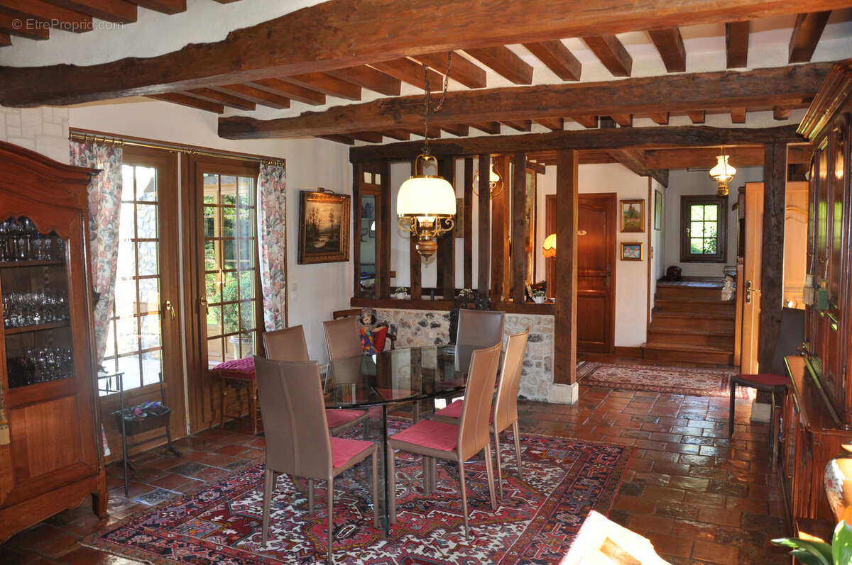 Maison à EQUEMAUVILLE