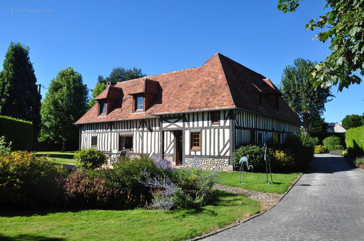 Maison à EQUEMAUVILLE