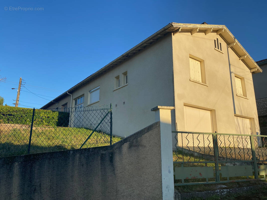 Maison à PUY-L&#039;EVEQUE